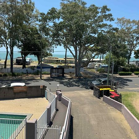 Beach Villa On The Esplanade Hervey Bay Exterior photo