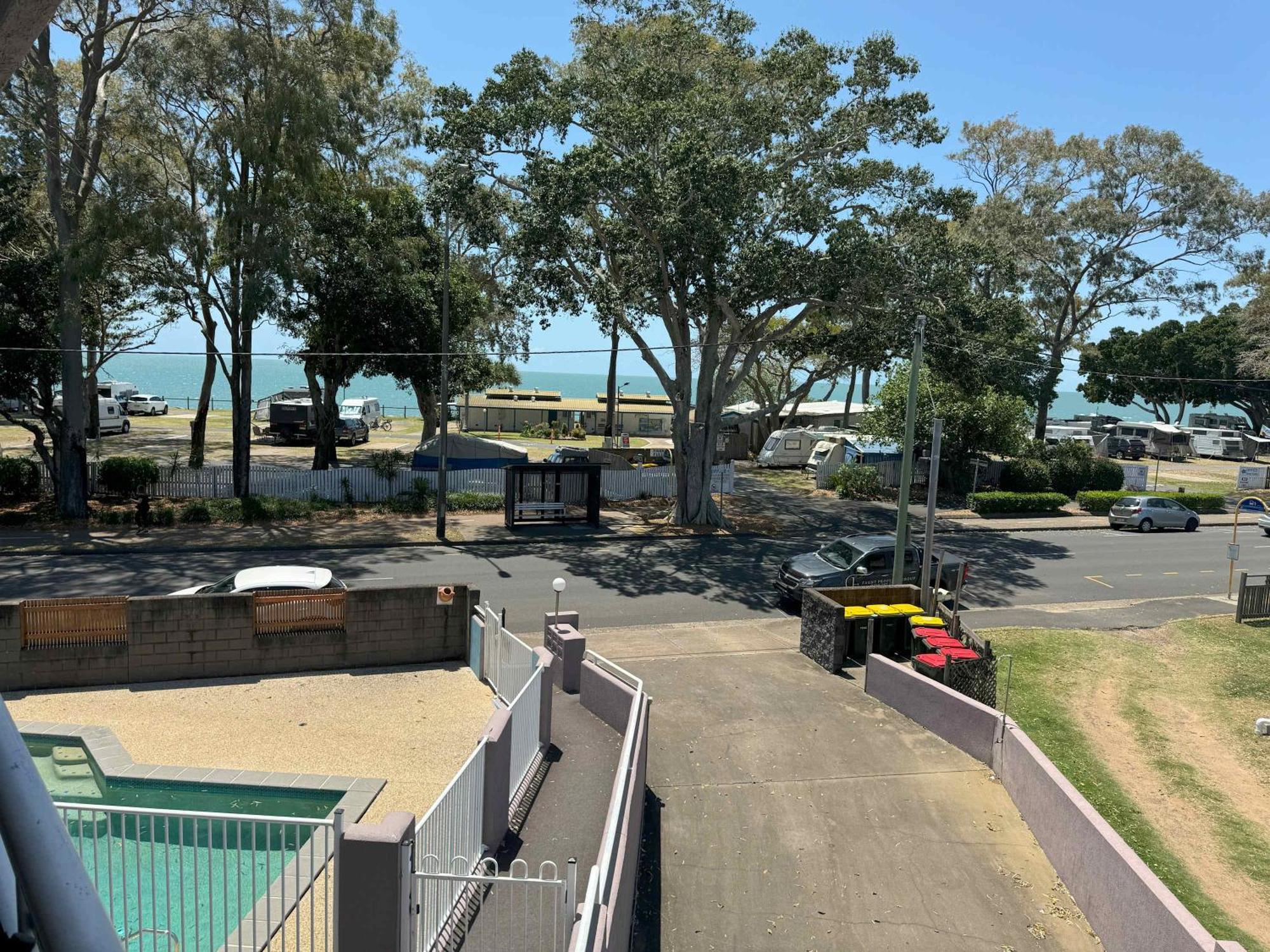 Beach Villa On The Esplanade Hervey Bay Exterior photo